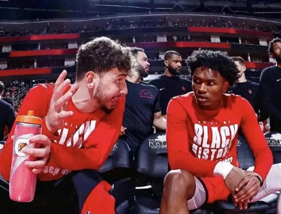 西部强队激战火箭击败勇士升至第二