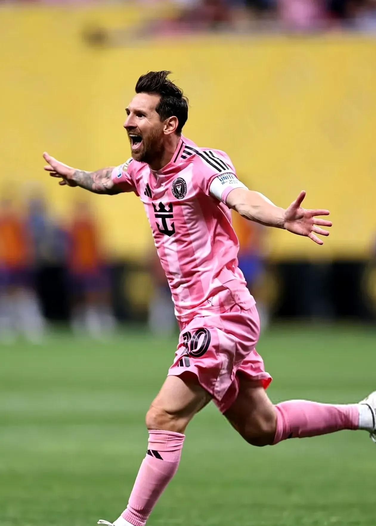 包含关键时刻挺身而出，球队主力舍命拼搏取得胜利的词条