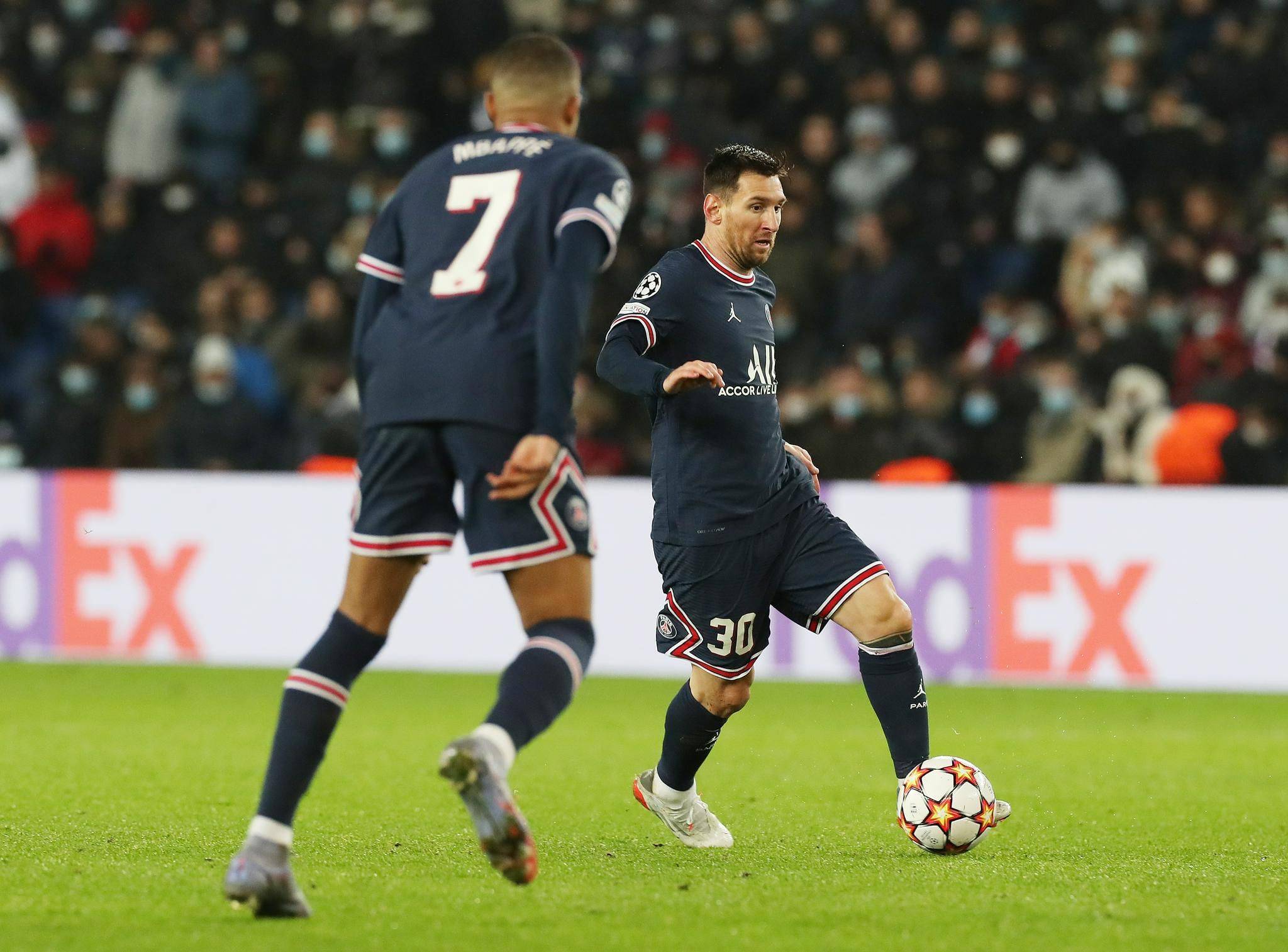 爱游戏登录-尤文图斯客场大胜巴黎，提前晋级