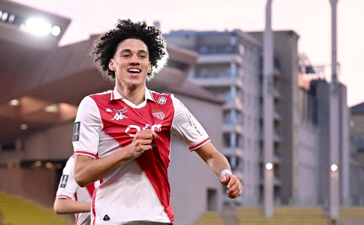 关于摩纳哥队员团结一致，为法甲奋斗的信息