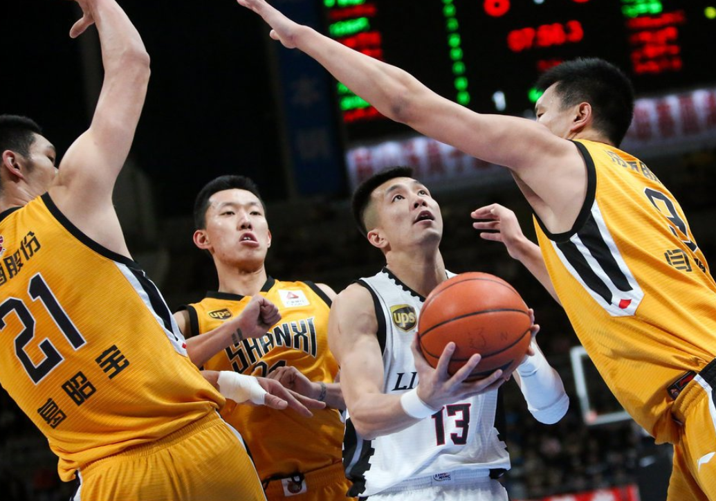 福建男篮在主场击败四川,取得连胜 福建男篮在主场击败四川,取得连胜