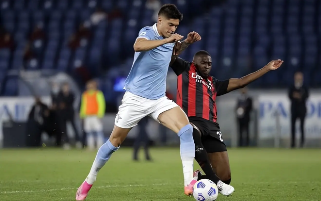 爱游戏入口-关于兰斯在客场比赛中表现低迷，输球惨淡的信息